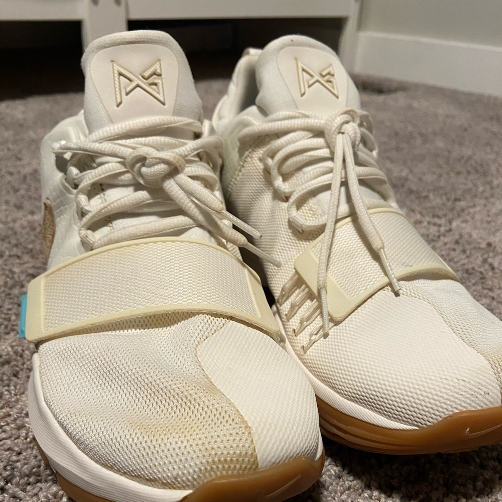pg1 white